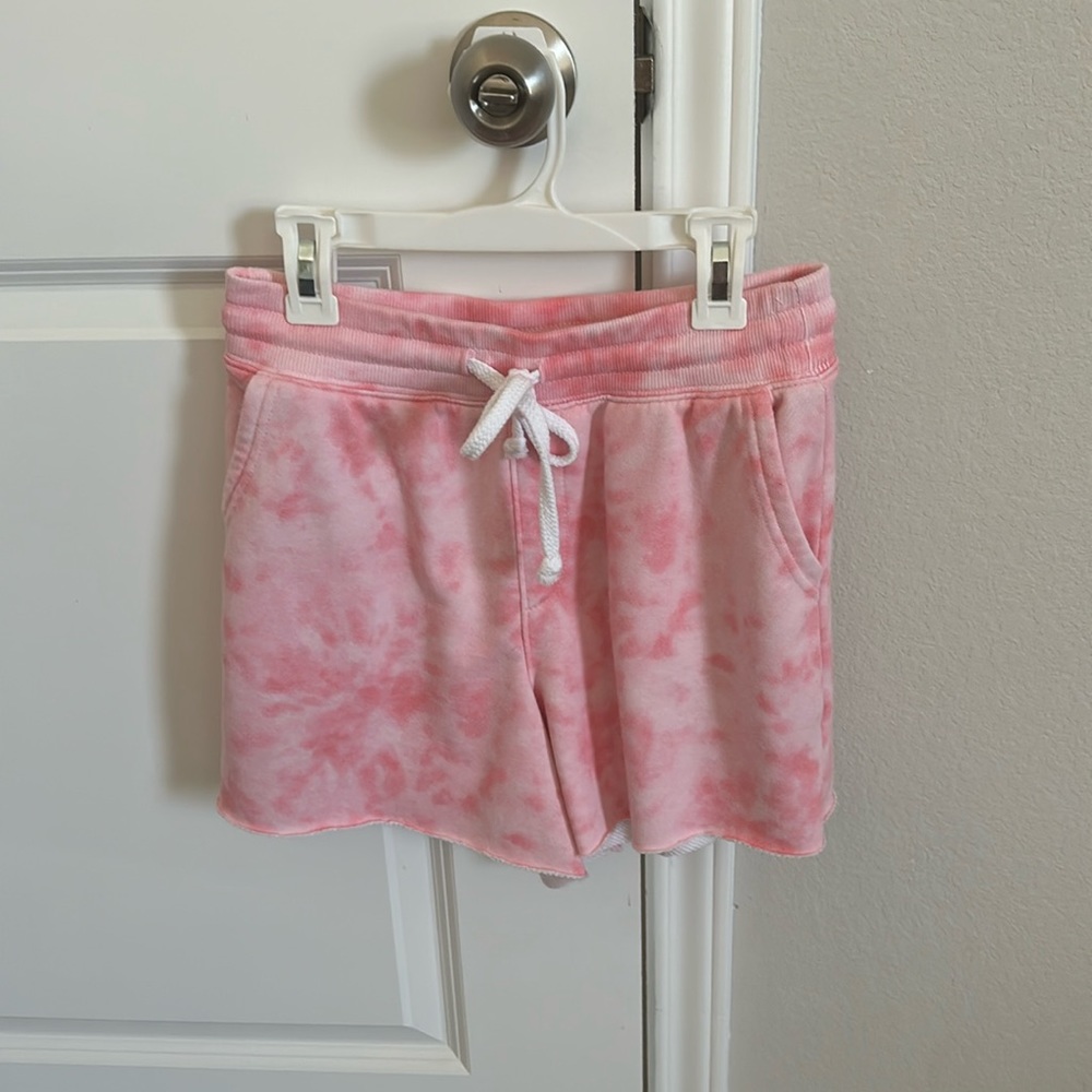 Pink tie-dye shorts !!